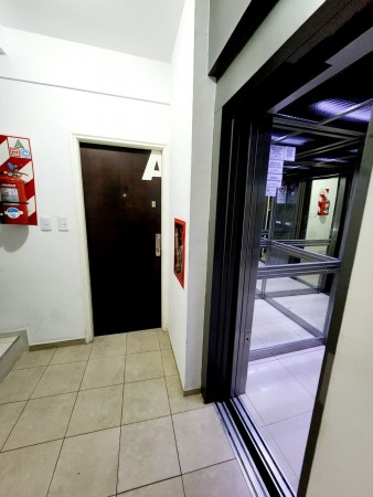 SEMIPISO DE 1 DORMITORIO + COCHERA SOBRE GENERAL LOPEZ