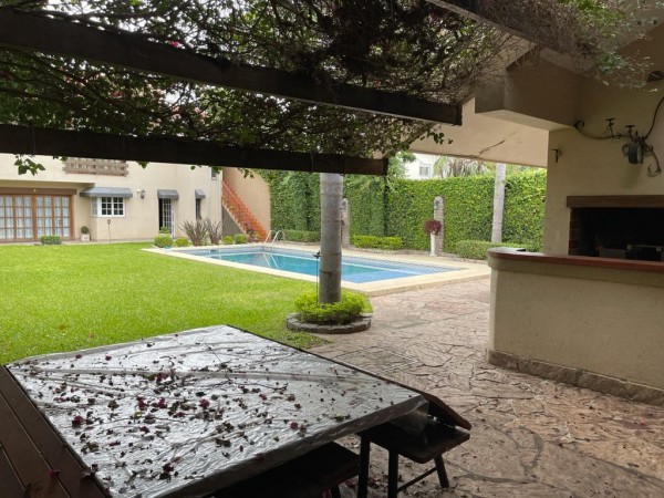 IMPORTANTE CASA A METROS DE LA LAGUNA SETUBAL 