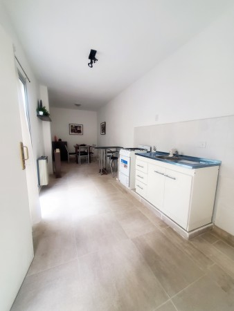 1 DORMITORIO FRENTE A PLAZA EN BARRIO CANDIOTI NORTE