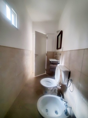 1 DORMITORIO FRENTE A PLAZA EN BARRIO CANDIOTI NORTE