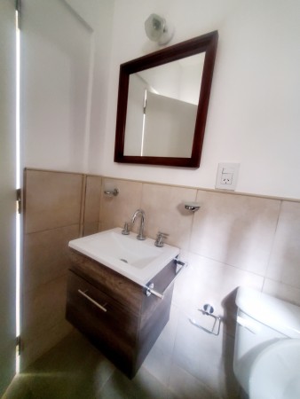1 DORMITORIO FRENTE A PLAZA EN BARRIO CANDIOTI NORTE