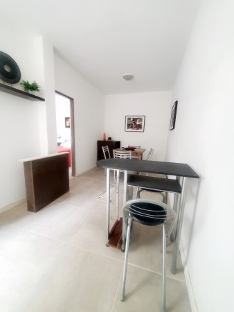 1 DORMITORIO FRENTE A PLAZA EN BARRIO CANDIOTI NORTE