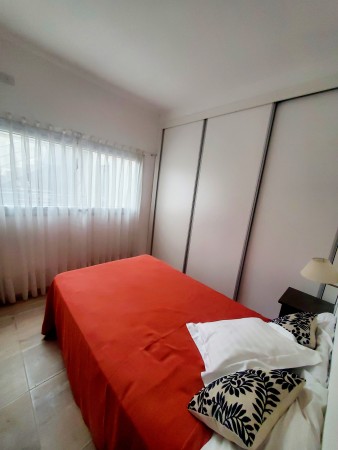 1 DORMITORIO FRENTE A PLAZA EN BARRIO CANDIOTI NORTE